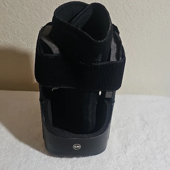 United Ortho Black Medical Fracture Boot Short Cam Walker Small - Picture 4 of 8